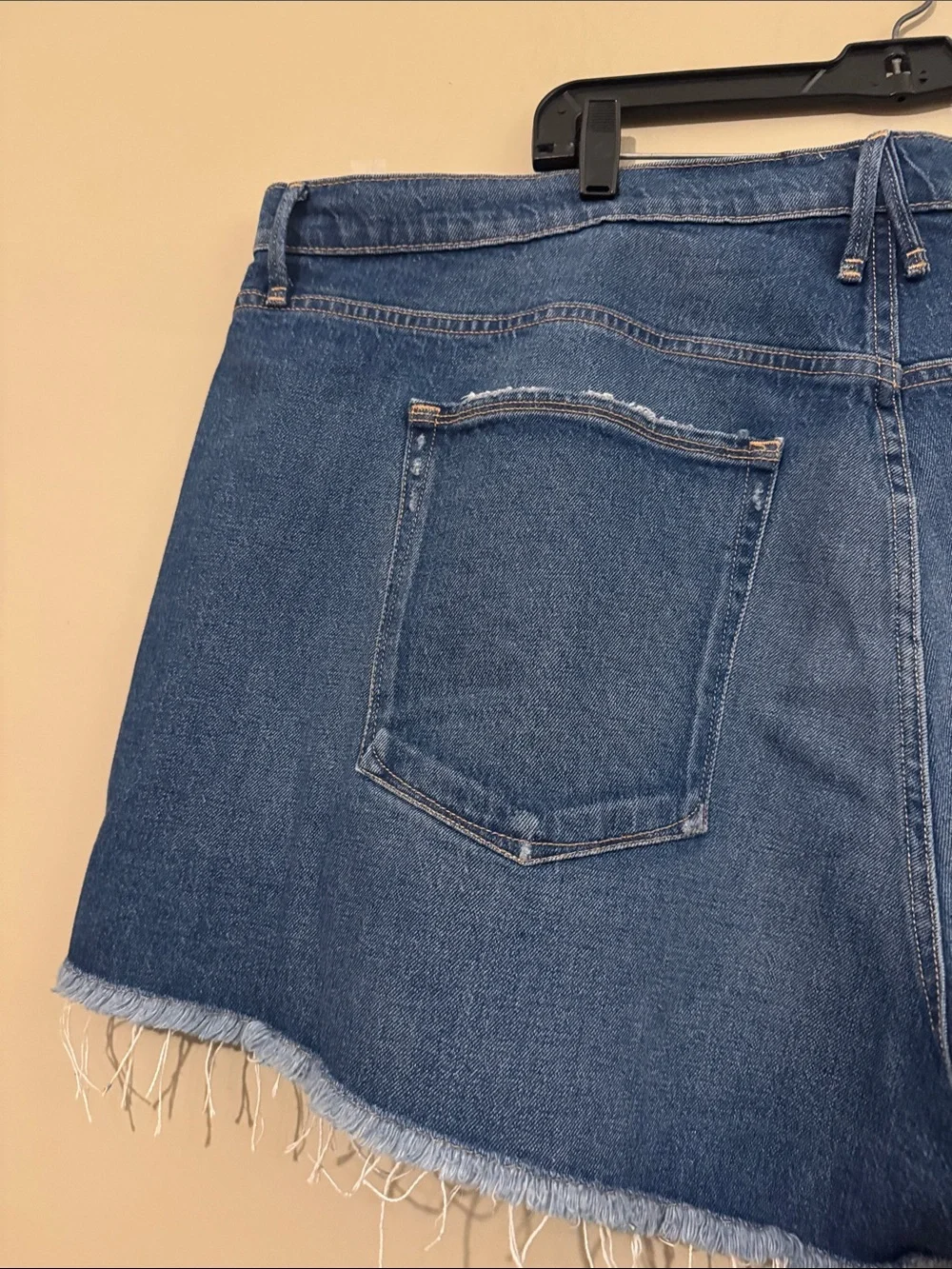 NWOT- Good American Good 90s cut off shorts, plus size 24